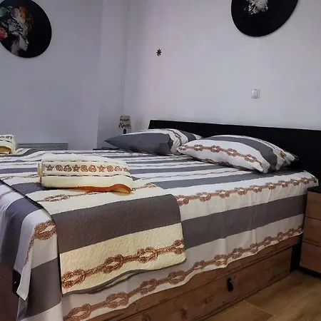 Crowonder Beachfront Blue Bay With Jacuzzi- A3 * Privlaka (Zadar)